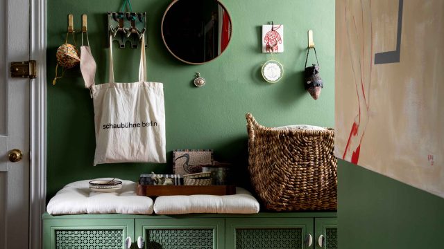 Transform Your Entryway: Affordable Solutions for a Clutter-Free Space